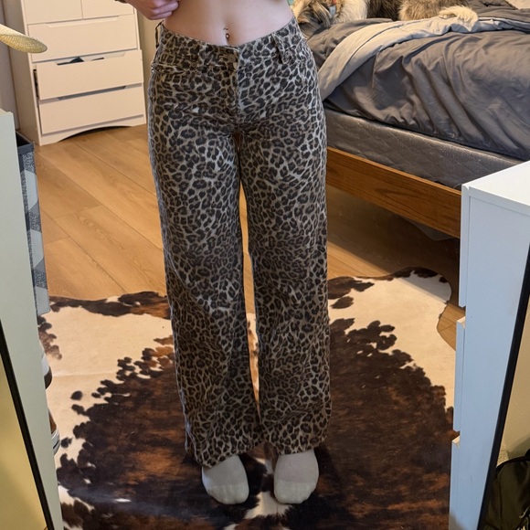 American Eagle Outfitters Leopard Print Wide Leg Jeans - size 000R - Picture 4 of 4